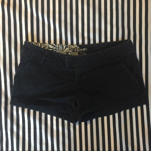 Volcom Shorts - Picture 1 of 2